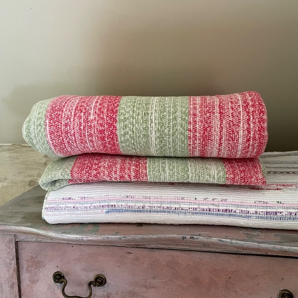 Vintage catalogne rag blanket, fits Queen bed. Striped, Red & Green. - Picture 13 of 14